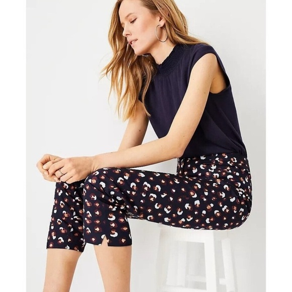Ann Taylor NWT The Crop Navy Multicolor Animal Print Cropped Pants Curvy Size 8 - Picture 3 of 12